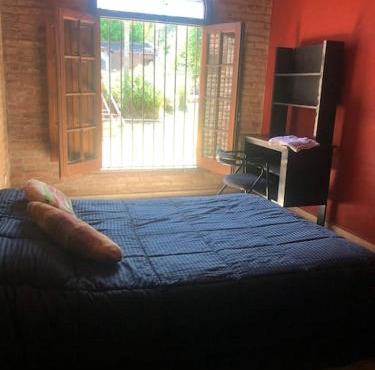 Casa de campo! P/ 12 personas con pileta y quincho.
