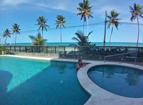 Flat em Hotel de Luxo beira mar da grife Ritz suítes com vista ampla para todo o mar da cruz das almas, jatiúca e ponta verde, com toda estrutura de um hotel lindo e arrojado, academia, piscina e muito mais, venha viver essa experiência incrível!
