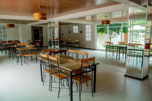 HOTEL CANTINHO DAS FLORES