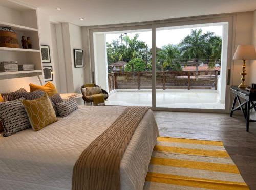 Tropical Contemporary Suites
