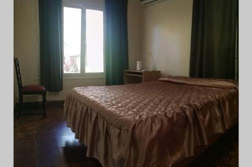Casa amplia y céntrica para 2-6 personas. Cochera.